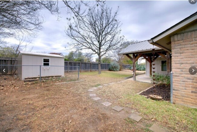 Building Photo - 6104 Bridlington Cir