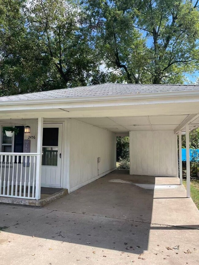 Building Photo - Cute house north Springfield