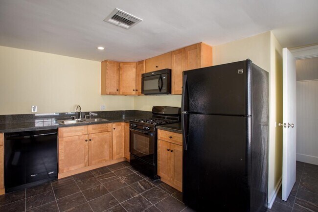 Full Kitchen plus Pantry - 1075 1/2 Leighton Ave.