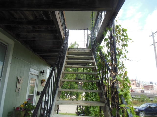 Building Photo - 609 Market St