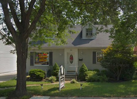Building Photo - 995 S Main St