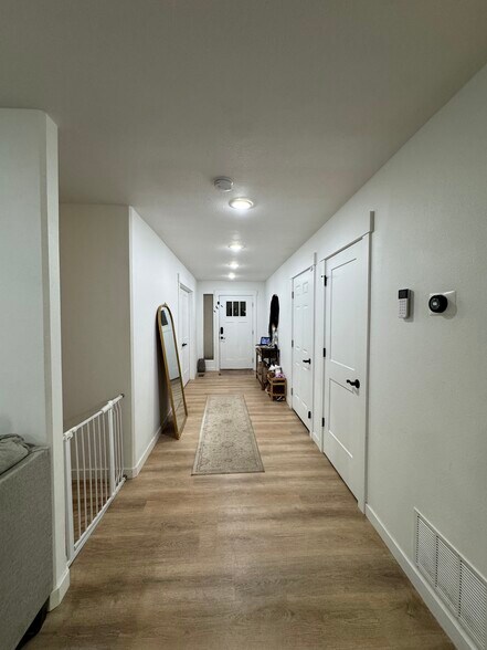 Building Photo - 2944 W 18th Ave