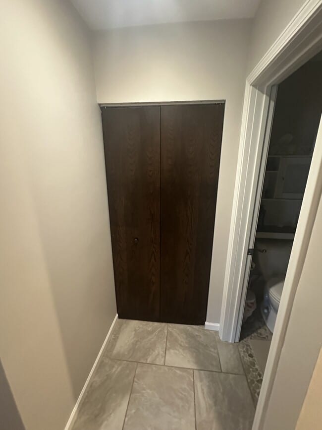 Building Photo - 1912 Dupont Ave S