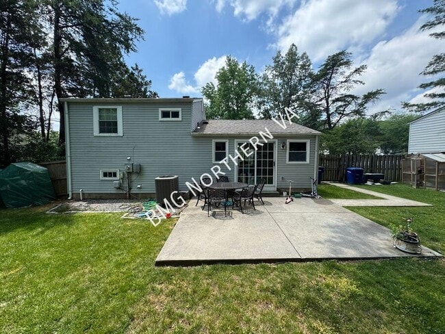 Building Photo - 1304 Dulles Pl