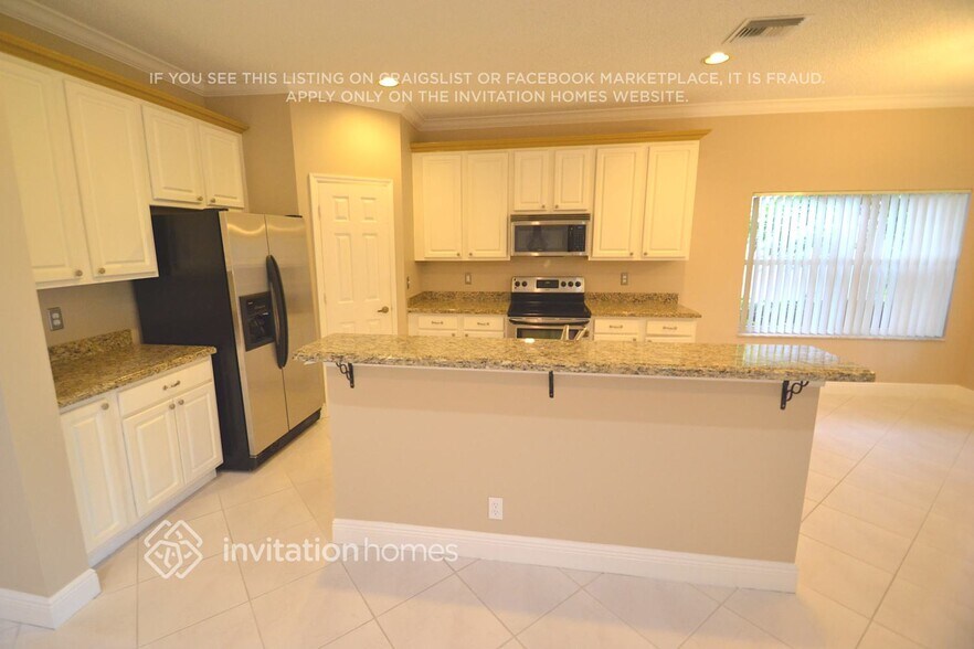 Building Photo - 3733 Old Lighthouse Cir