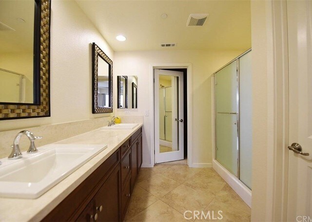 Building Photo - 533 Rockefeller