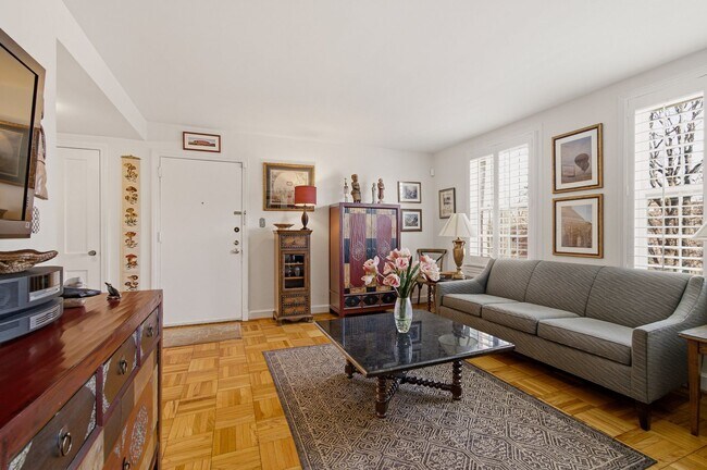 Building Photo - Top Floor Ordway Gardens One Bedroom-Fully Furnished, One Parking Space, & More!