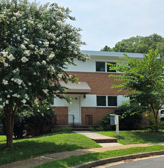Building Photo - 4114 18th Rd N