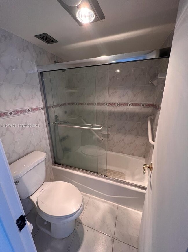 Building Photo - 300 Bayview Dr