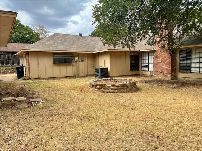 Building Photo - 1416 Sandy Creek Dr