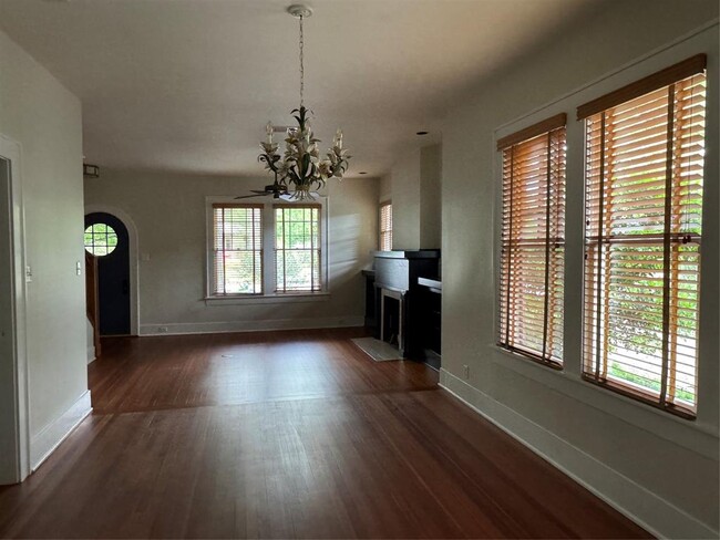 Building Photo - 4115 Avenue H