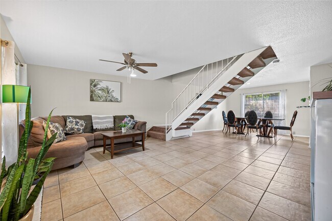 Building Photo - 3303 W Greenridge Dr