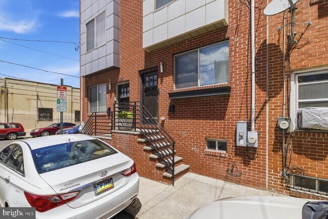 Building Photo - 2249 Kimball St