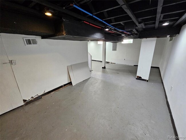 Building Photo - 7415 Artesian St