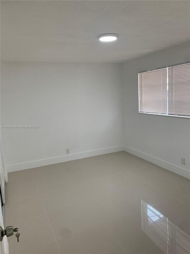 Building Photo - 2109 N 17th Ct
