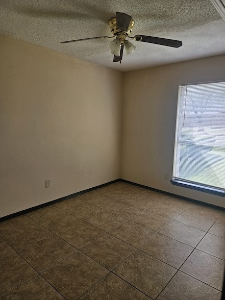 Building Photo - 3923 Cedar Gardens Dr