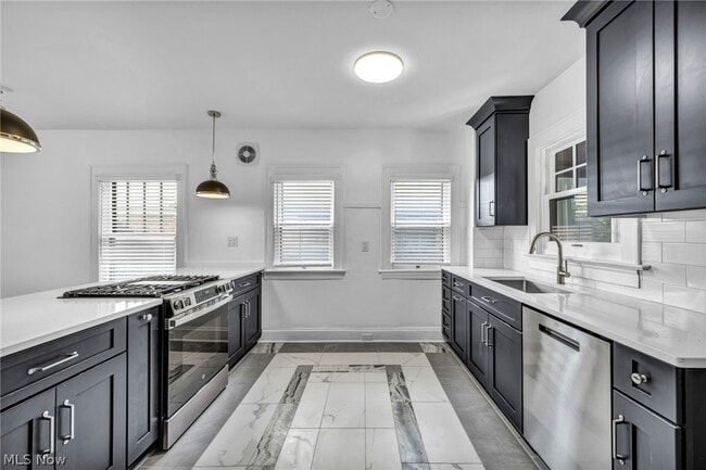 Building Photo - 2135 Coventry Rd