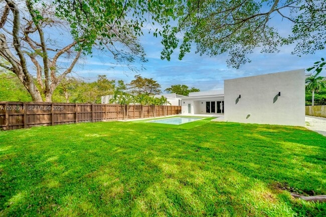 Building Photo - 8990 N Miami Ave