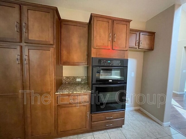 Building Photo - 3237 Winslow St