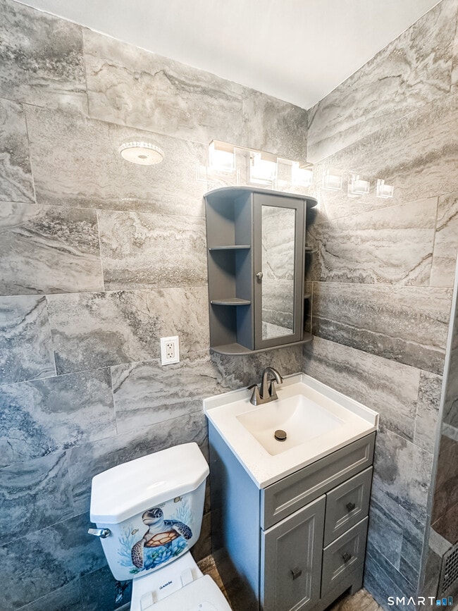 Building Photo - 264 Wilmot Ave