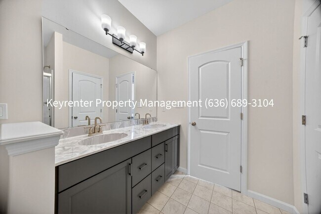Building Photo - 825 Cedarwood Dr