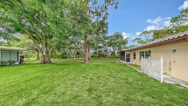 Building Photo - 515 Rousseau Dr