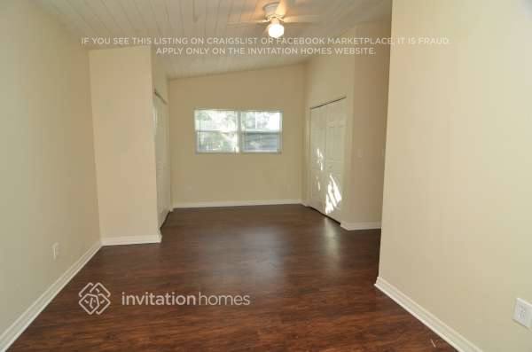 Building Photo - 912 Skyview Dr
