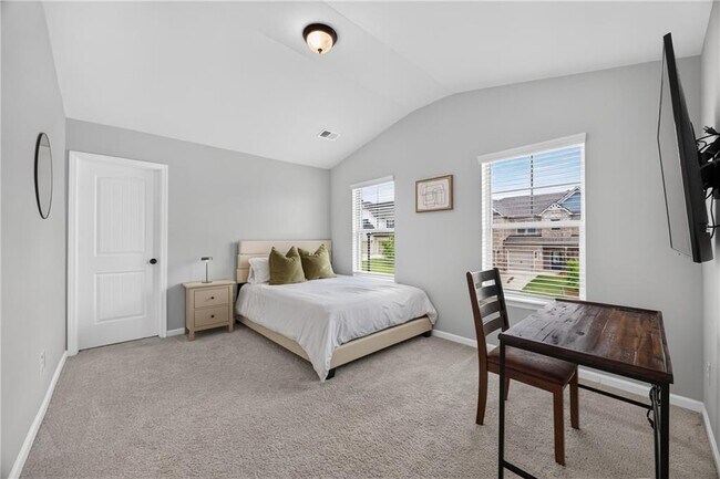 Building Photo - 4778 Sultana Way