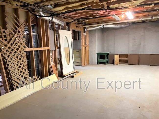 Building Photo - 2470 Valentines Ct