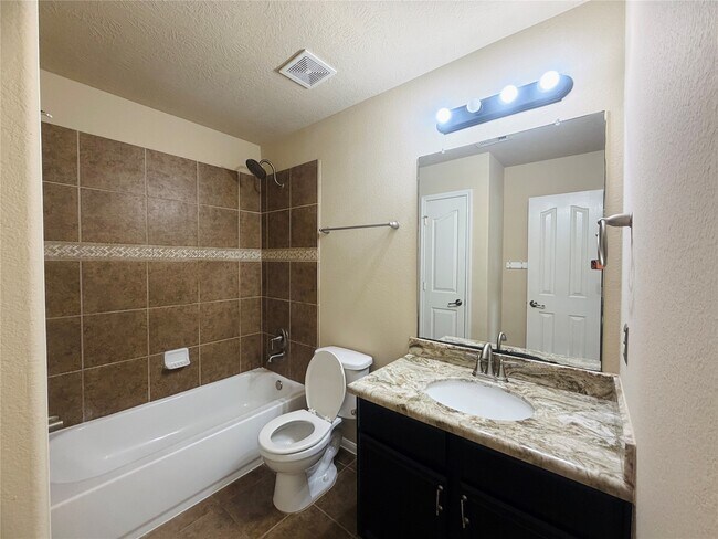 Building Photo - 246 Golden Grain Dr