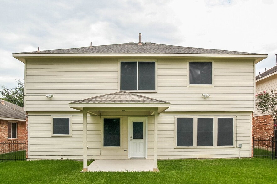 Building Photo - 14819 Olde Manor Ln