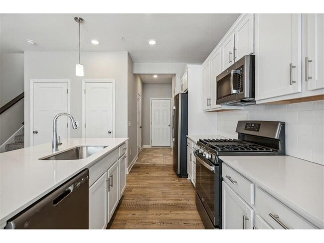 Primary Photo - 9394 4th St N