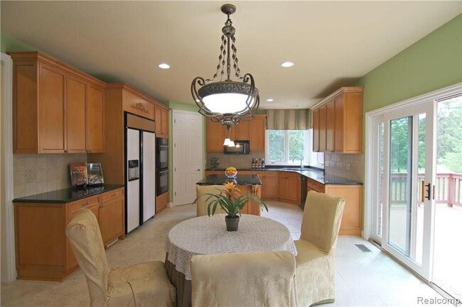 Building Photo - 26131 Sunbury Ct
