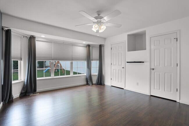 Building Photo - 552 Winter Bluff Dr