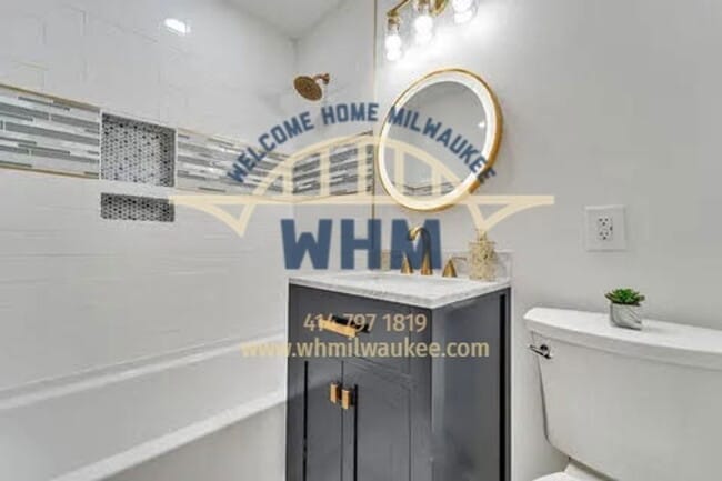 Building Photo - 8608 W Villard Ave