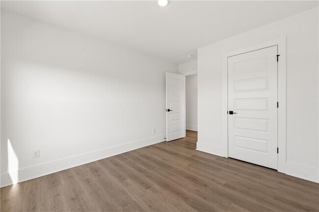 Building Photo - 3571 Overlook Rd NW