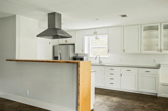 Building Photo - 2513 Broken Oak Dr