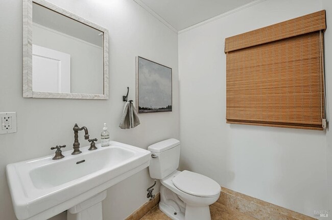 Building Photo - 544 Silverado Dr