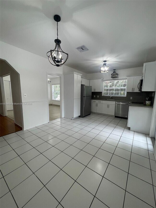 Building Photo - 845 Lorca St