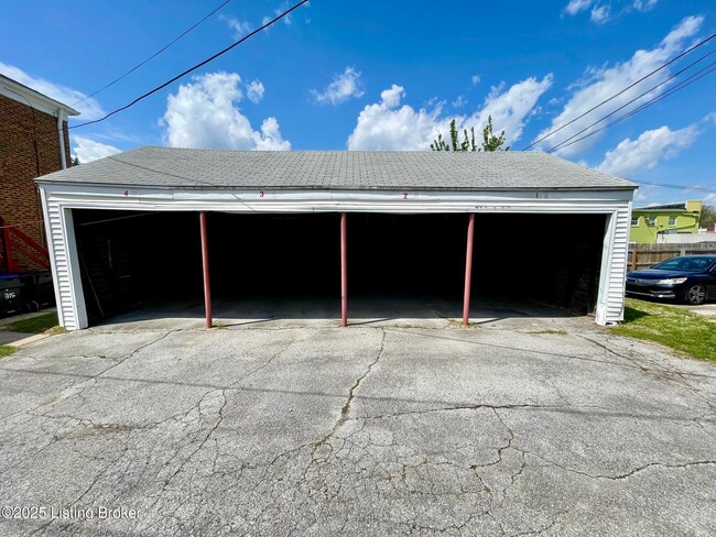 Building Photo - 315 Macon Ave
