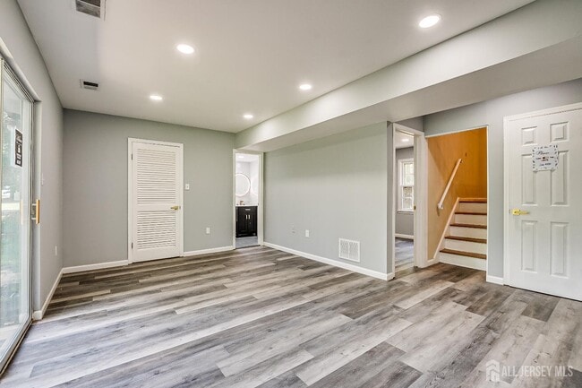 Building Photo - 5 Pelmont Pl