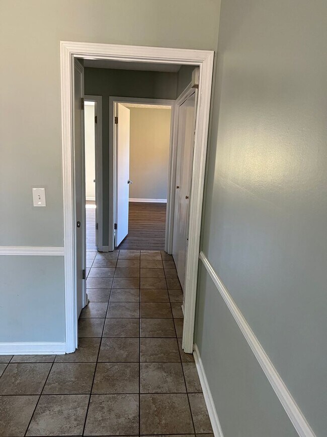 Building Photo - 97 Evergreen Ln