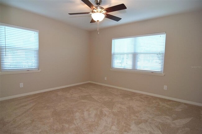 Building Photo - 606 12th Ave NE