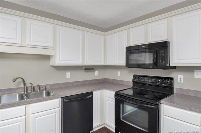 Building Photo - 7308 Weathergreen Dr