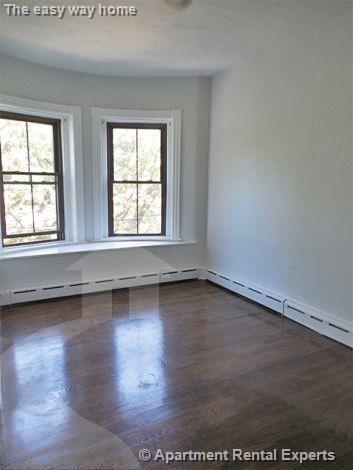 Building Photo - 106 Willow St