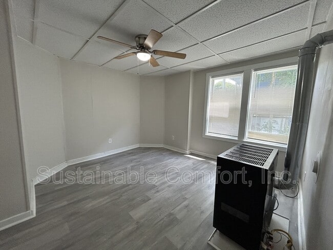 Building Photo - 254 Belmont St