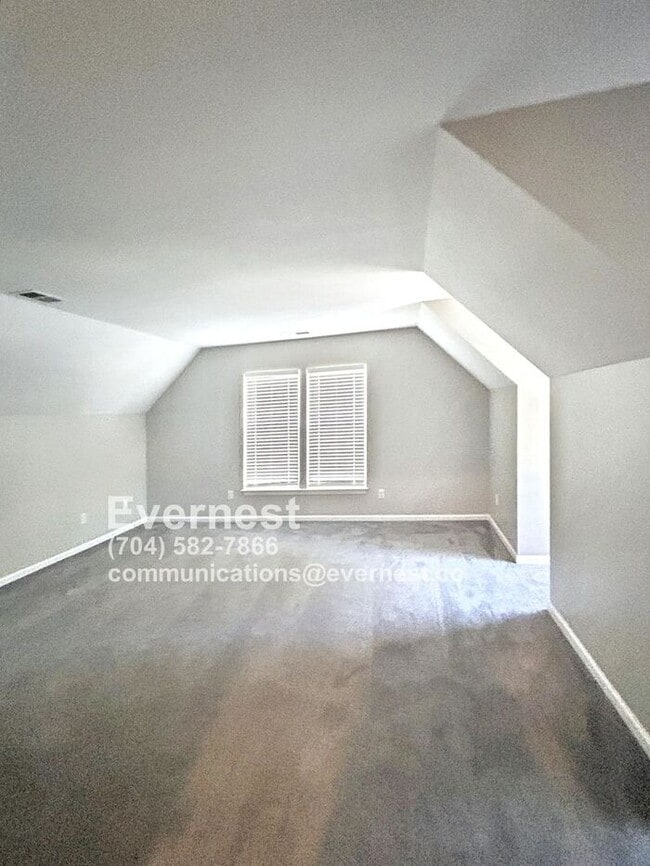 Building Photo - 150 Red Tip Ln