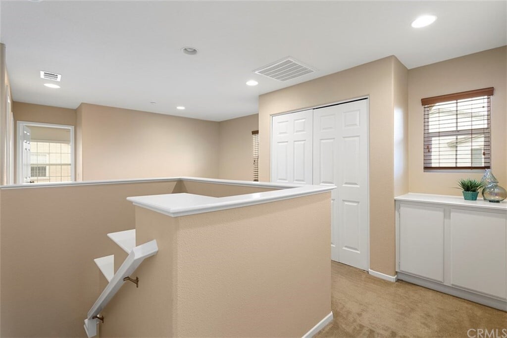 Building Photo - 41865 Davenport Way