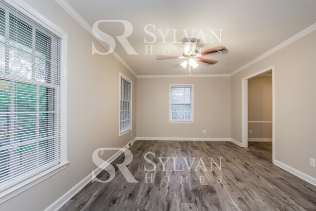 Building Photo - Carve Out a Great Life Here!