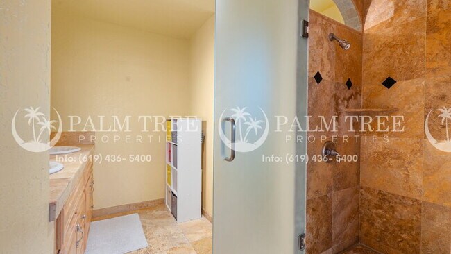 Building Photo - 3582 Governor Dr